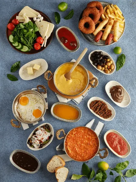 საუზმის ასორტი (2 პერსონაზე)