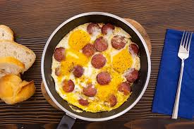 შემწვარი კვერცხი სუჟუკით